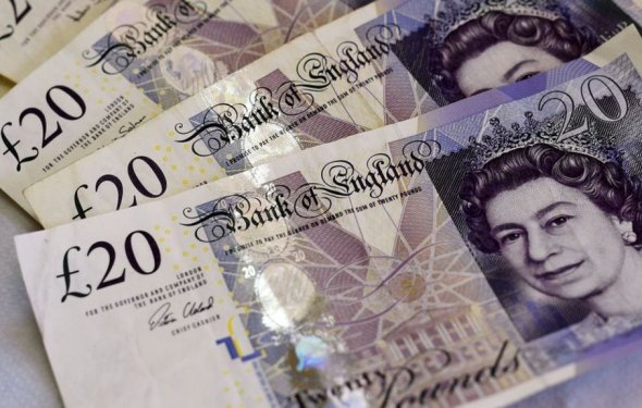 Government 2.2% savings bond goes on sale - BBC News